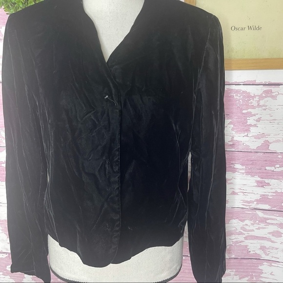 VINTAGE DENNIS GOLDSMITH Black Velvet Cardigan 10 - Picture 2 of 7
